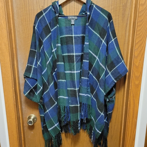 Forever 21 Sweaters - NWOT Plaid Poncho